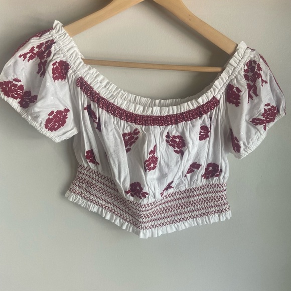 Forever 21 White and Red Floral Crop Top - Picture 1 of 3